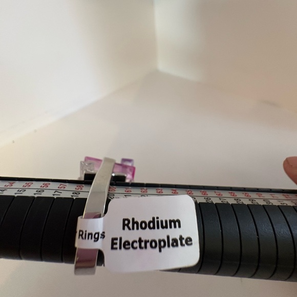 Elegant Pink and Silver Women's Ring - Picture 4 of 4